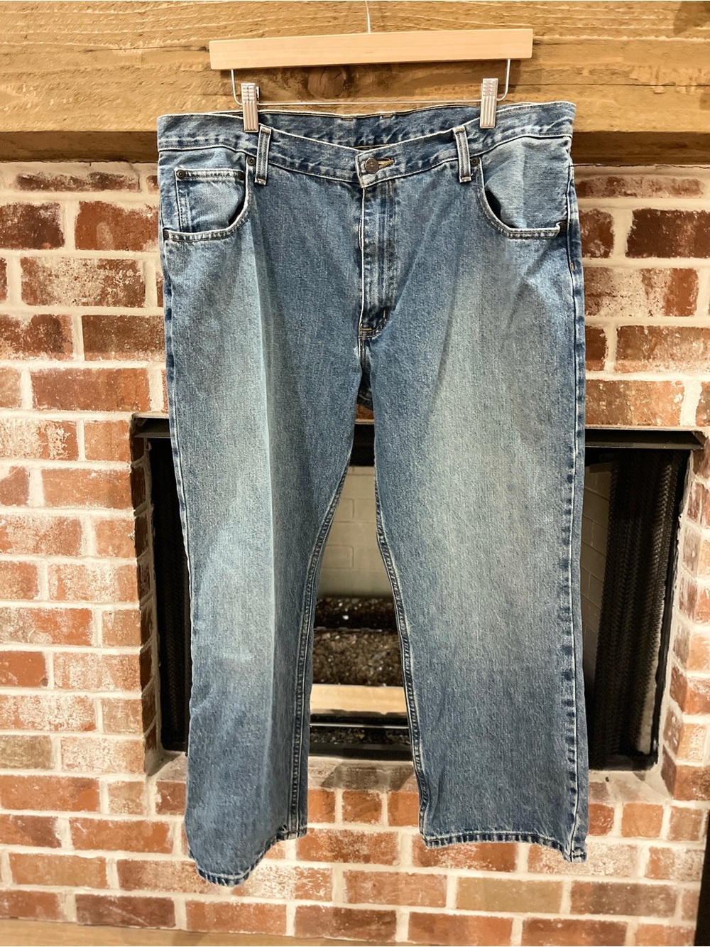Men's Relaxed Fit Light Blue Denim Jeans size 38x28”